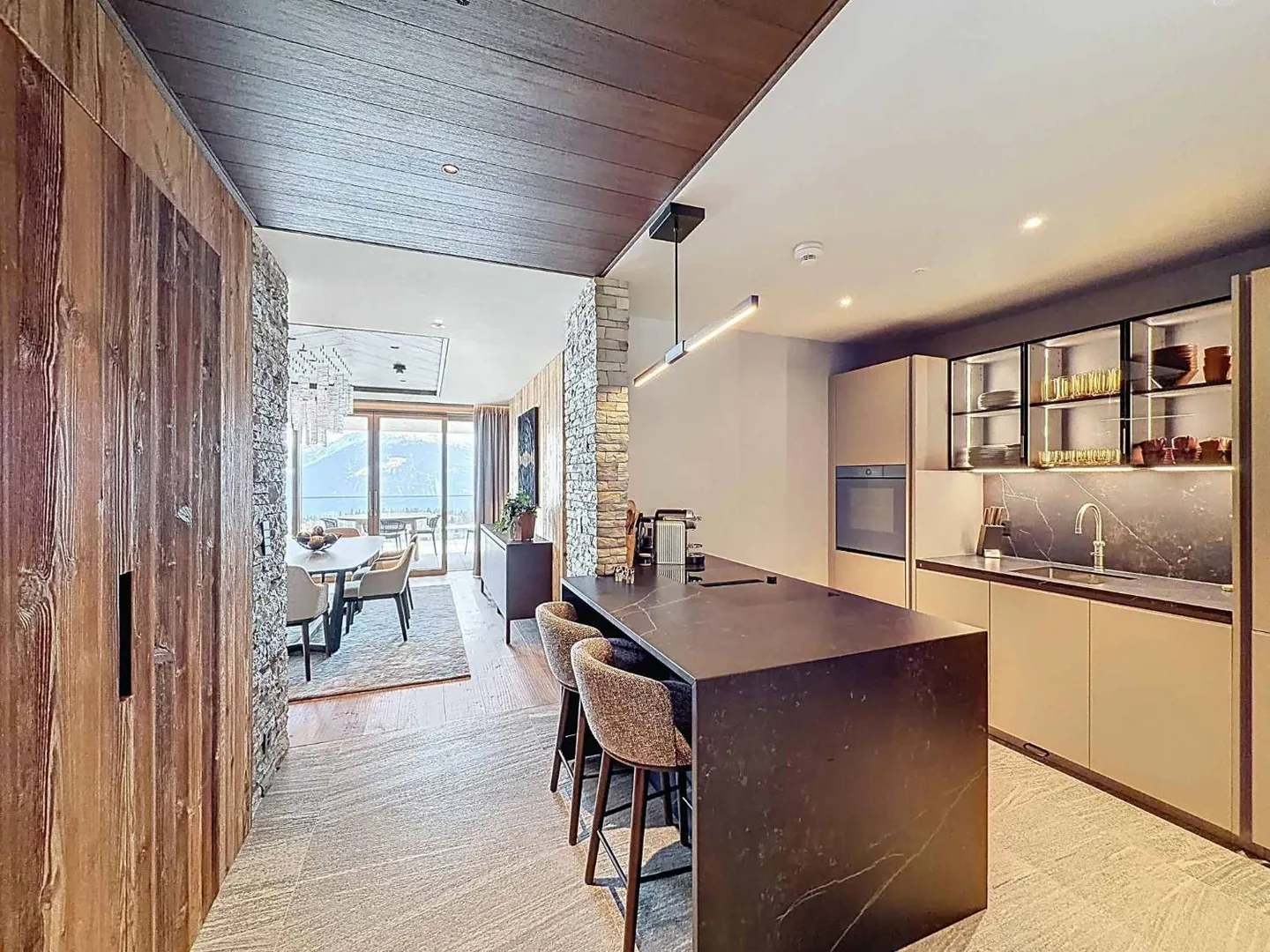 Appartamento di Lusso con Vista Alpina - Foto 4 di 13