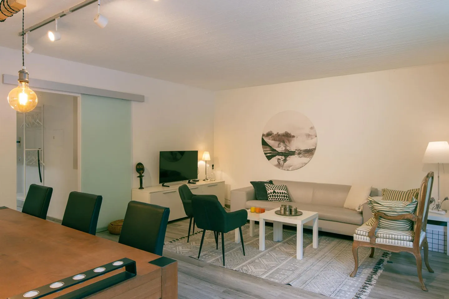 Bright 3.5-room apartment at Winkelriedplatz in Basel - Photo 3 of 11