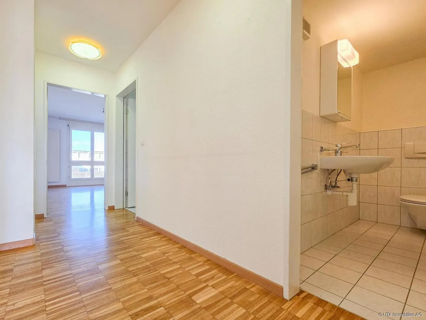 Komfortable 4.5 Zimmer-Wohnung mit sonnigem Balkon-zentral gelegen - Foto 6 von 13