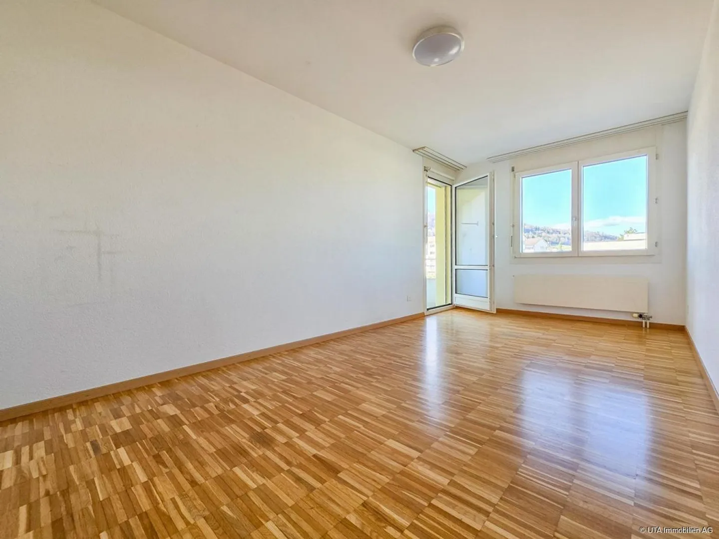Komfortable 4.5 Zimmer-Wohnung mit sonnigem Balkon-zentral gelegen - Foto 9 von 13