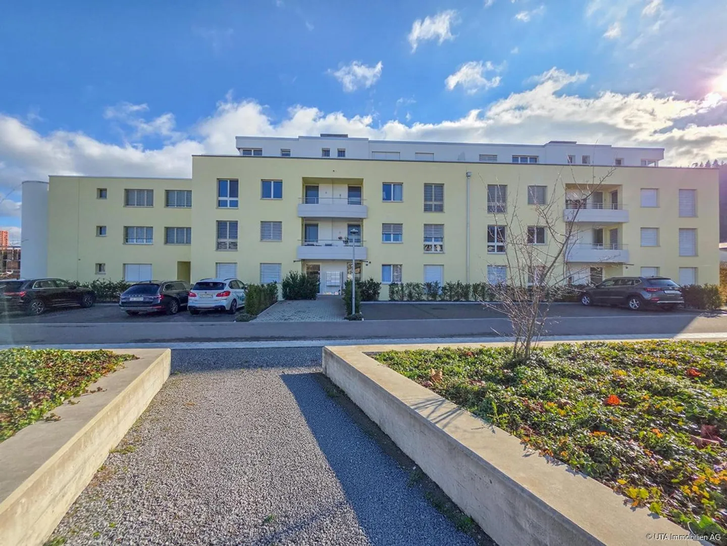 Komfortable 4.5 Zimmer-Wohnung mit sonnigem Balkon-zentral gelegen - Foto 10 von 13