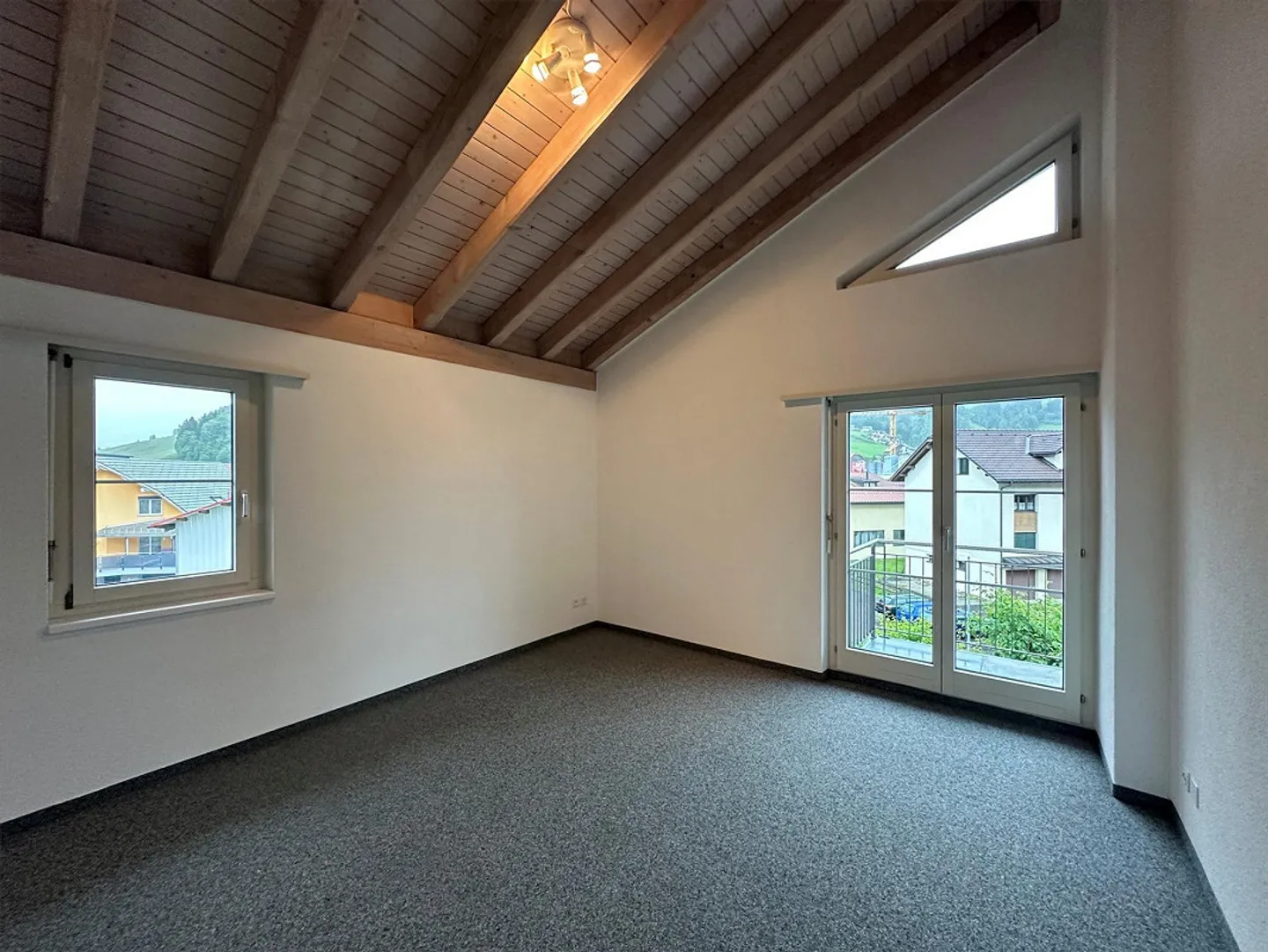Charming multi-family house with four apartments - Photo 9 of 10