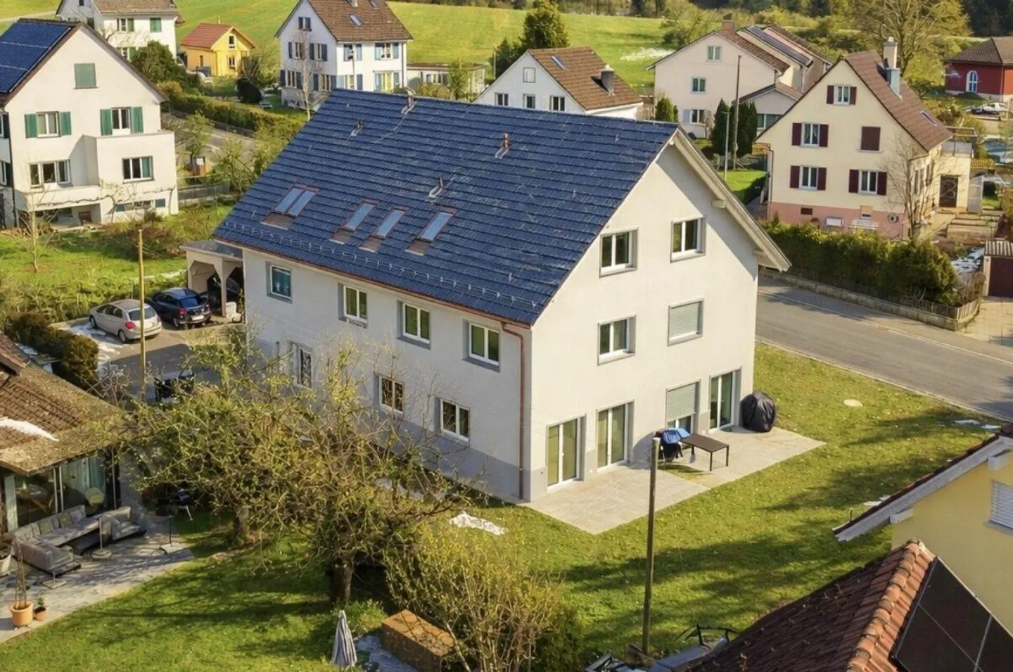 Charmantes Familienhaus mit Garten - Foto 1 von 10