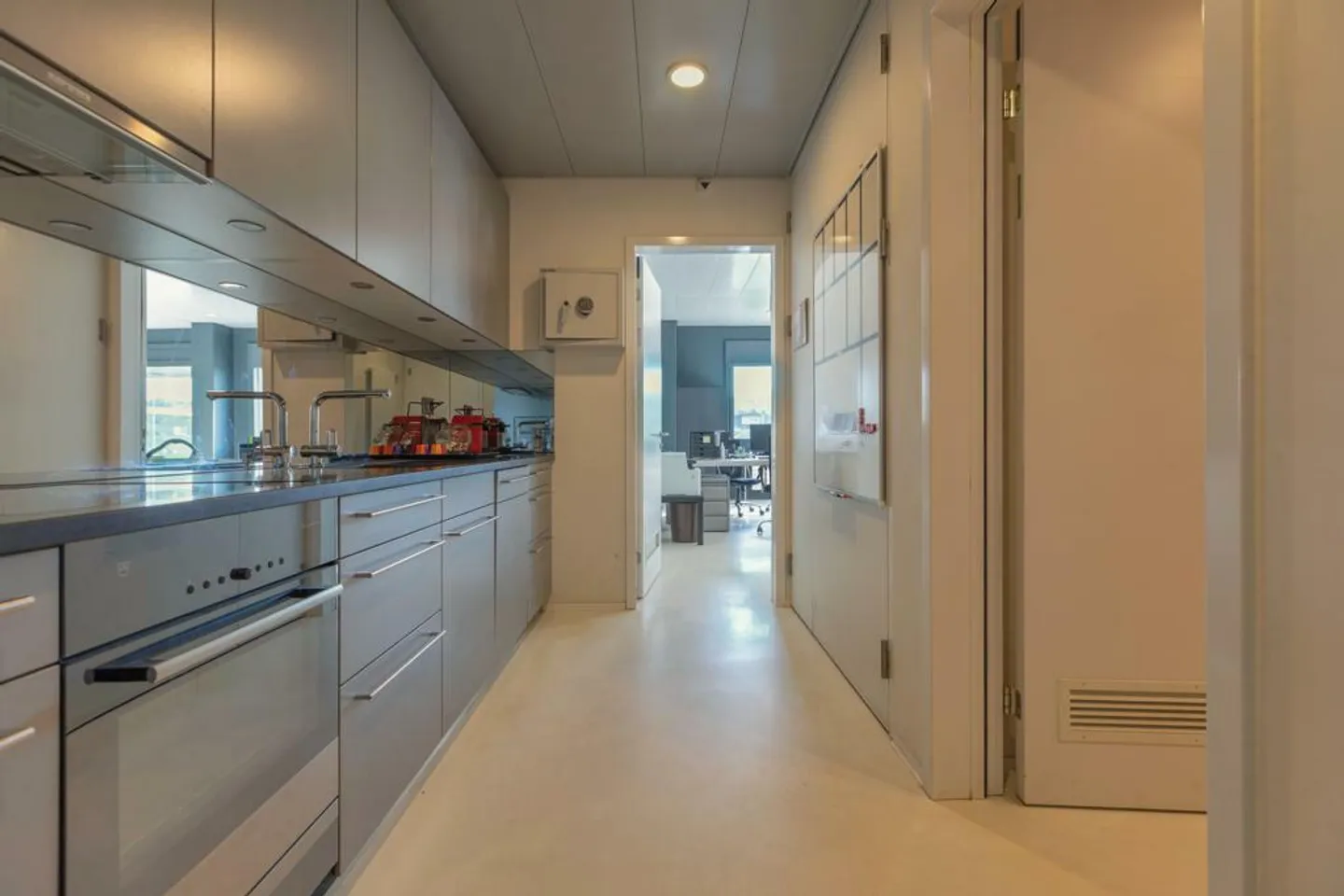 Avenches, for sale, commercial space and storage of 964.5 m2 - Photo 9 of 10