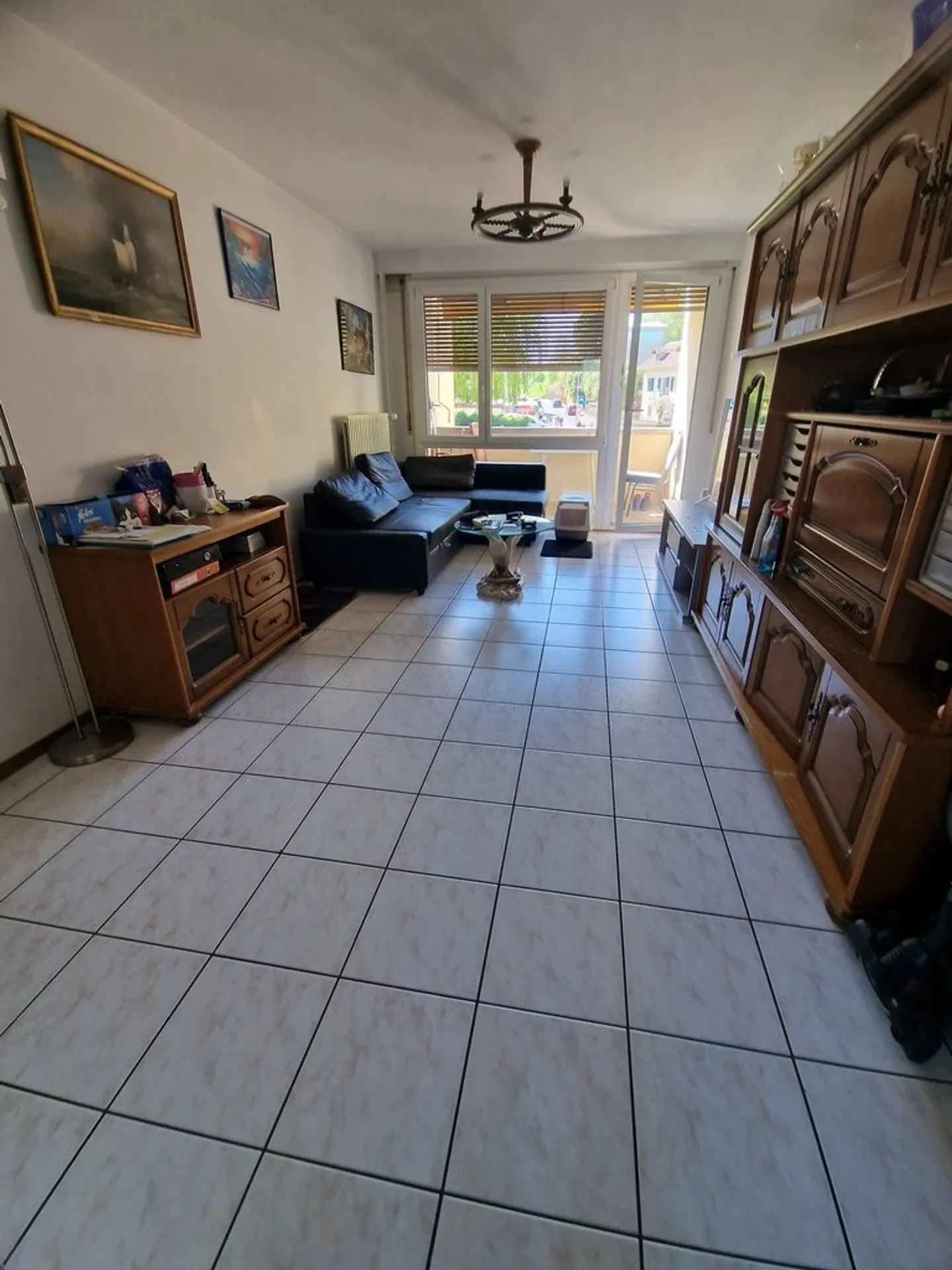 Appartement Charmant dans Quartier Verdoyant - Photo 3 sur 8