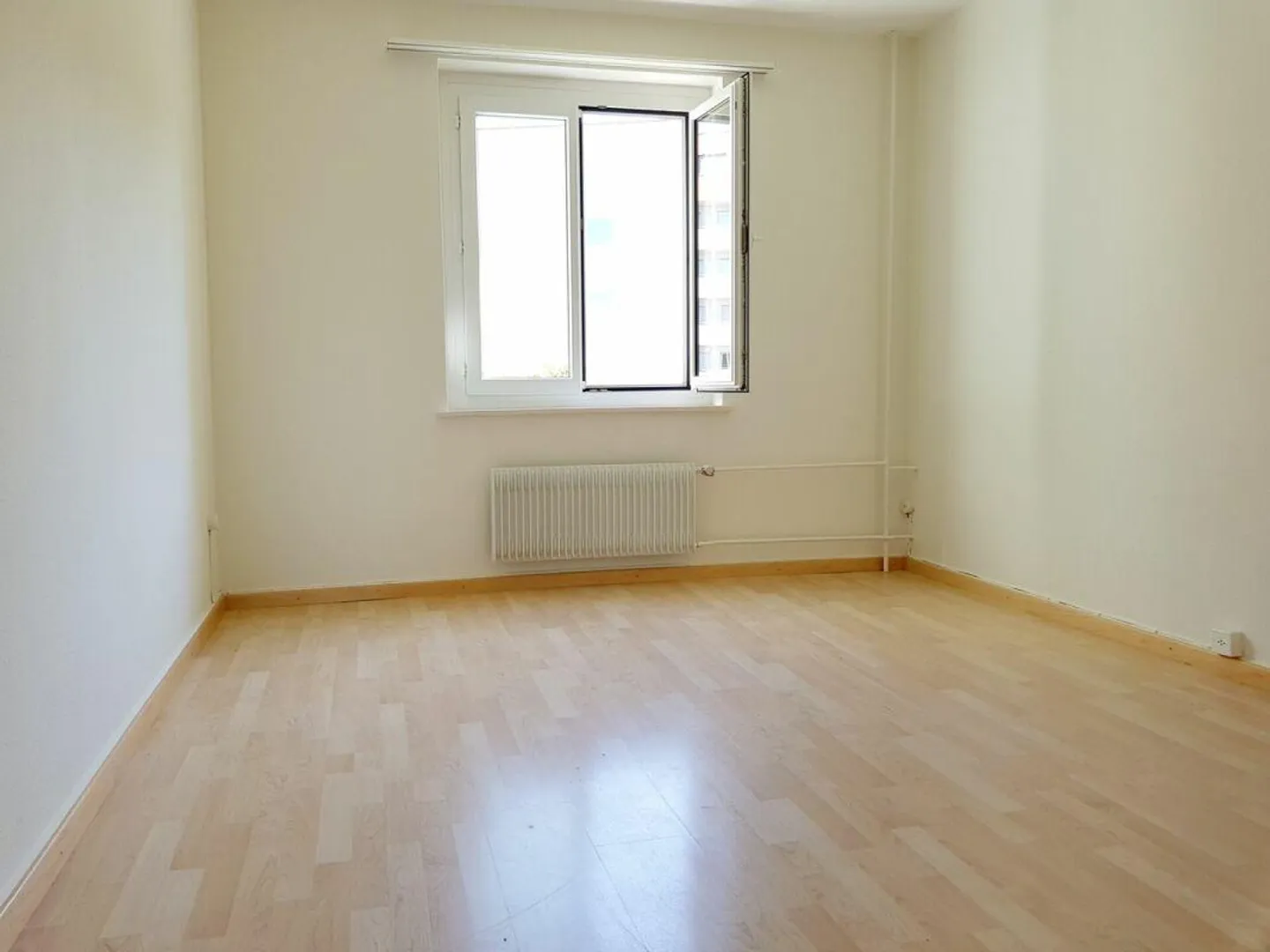 Traumhafte Wohnung im ruhigen Wohnviertel wartet auf SIE. - Foto 6 von 9