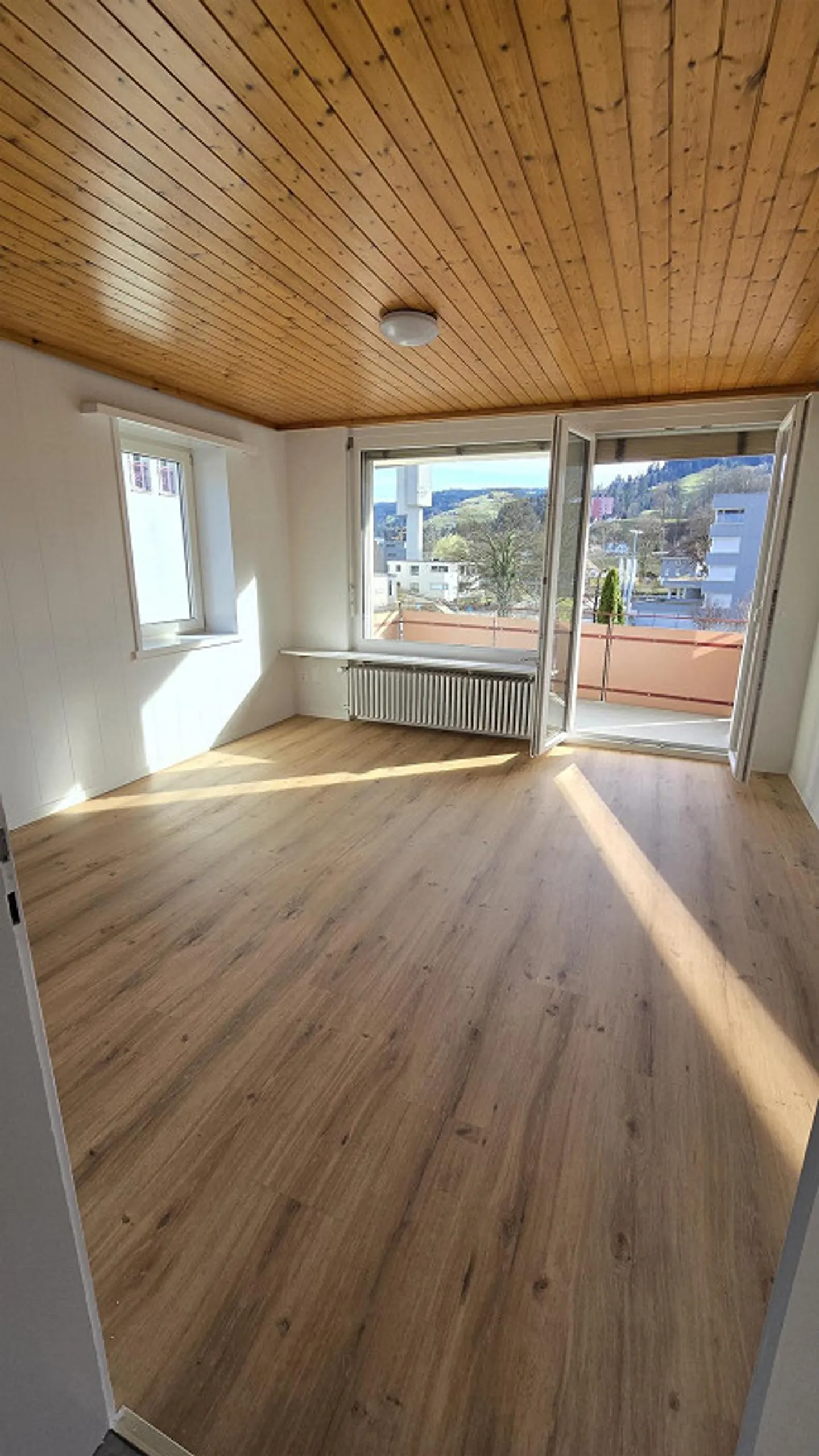 2 1/2 Rooms 2nd Floor in Multi-Family House Completely Renovated 2023 - Photo 2 of 9