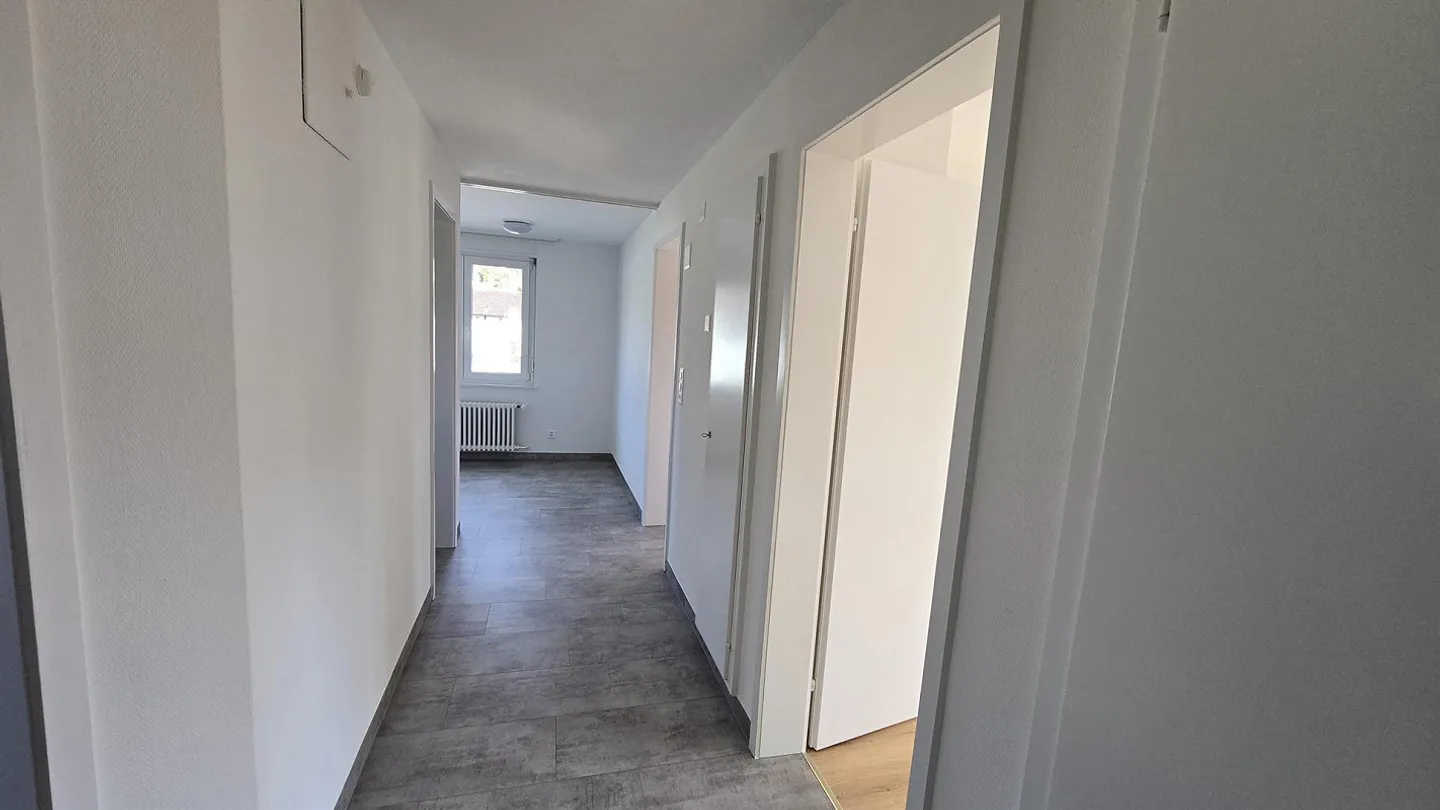 2 1/2 Rooms 2nd Floor in Multi-Family House Completely Renovated 2023 - Photo 6 of 9