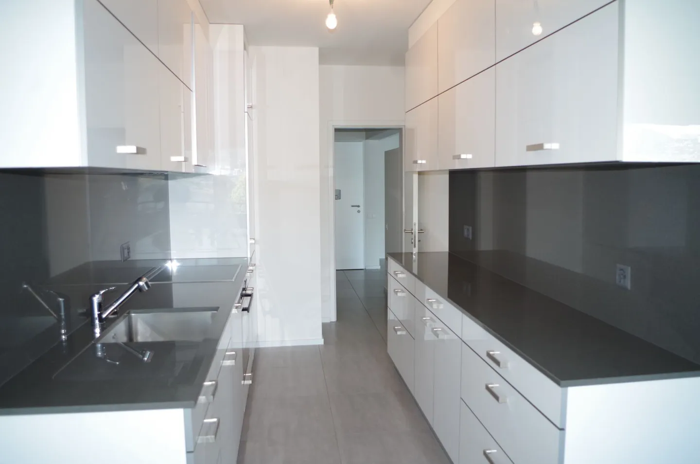 Magnifico appartamento duplex di 4,5 stanze con vista sul lago di Lugano - Foto 2 di 6
