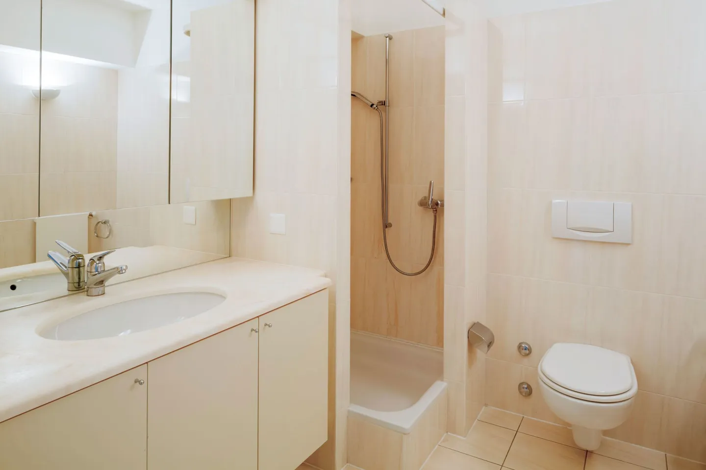 Magnifico appartamento duplex di 4,5 stanze con vista sul lago di Lugano - Foto 4 di 6