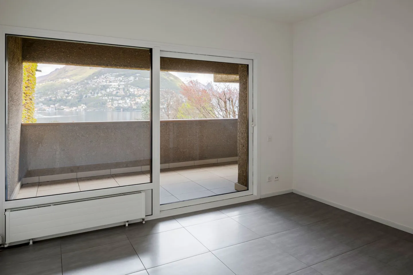 Magnifico appartamento duplex di 4,5 stanze con vista sul lago di Lugano - Foto 6 di 6