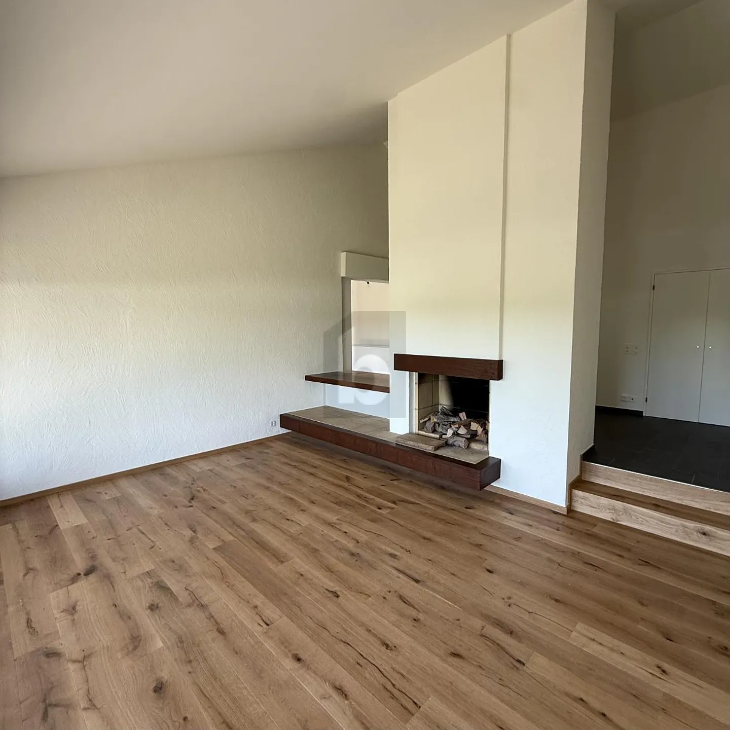 MODERN WITH HIGH COMFORT - Photo 4 of 6