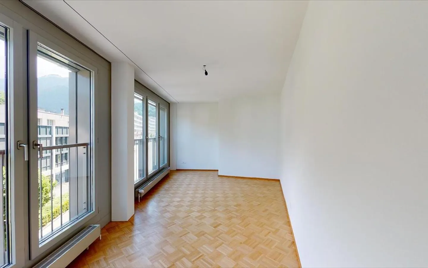 Rent without deposit - Perfect for commuters! - Photo 9 of 9