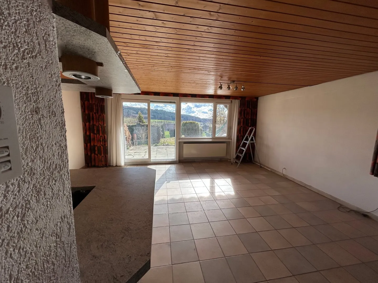 Casa unifamiliare di 6,5 vani in posizione molto tranquilla e soleggiata con vista panoramica - Foto 11 di 21