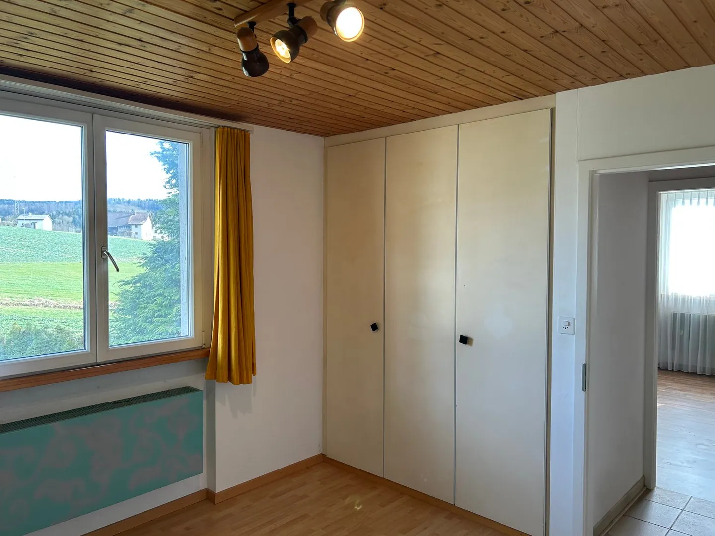 Casa unifamiliare di 6,5 vani in posizione molto tranquilla e soleggiata con vista panoramica - Foto 12 di 21