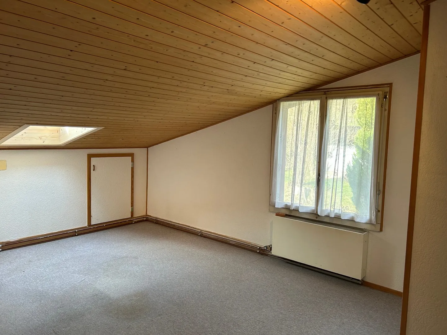 Casa unifamiliare di 6,5 vani in posizione molto tranquilla e soleggiata con vista panoramica - Foto 14 di 21