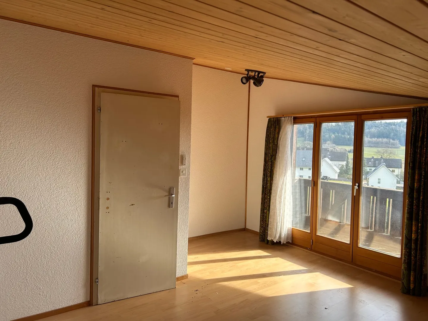 Casa unifamiliare di 6,5 vani in posizione molto tranquilla e soleggiata con vista panoramica - Foto 15 di 21