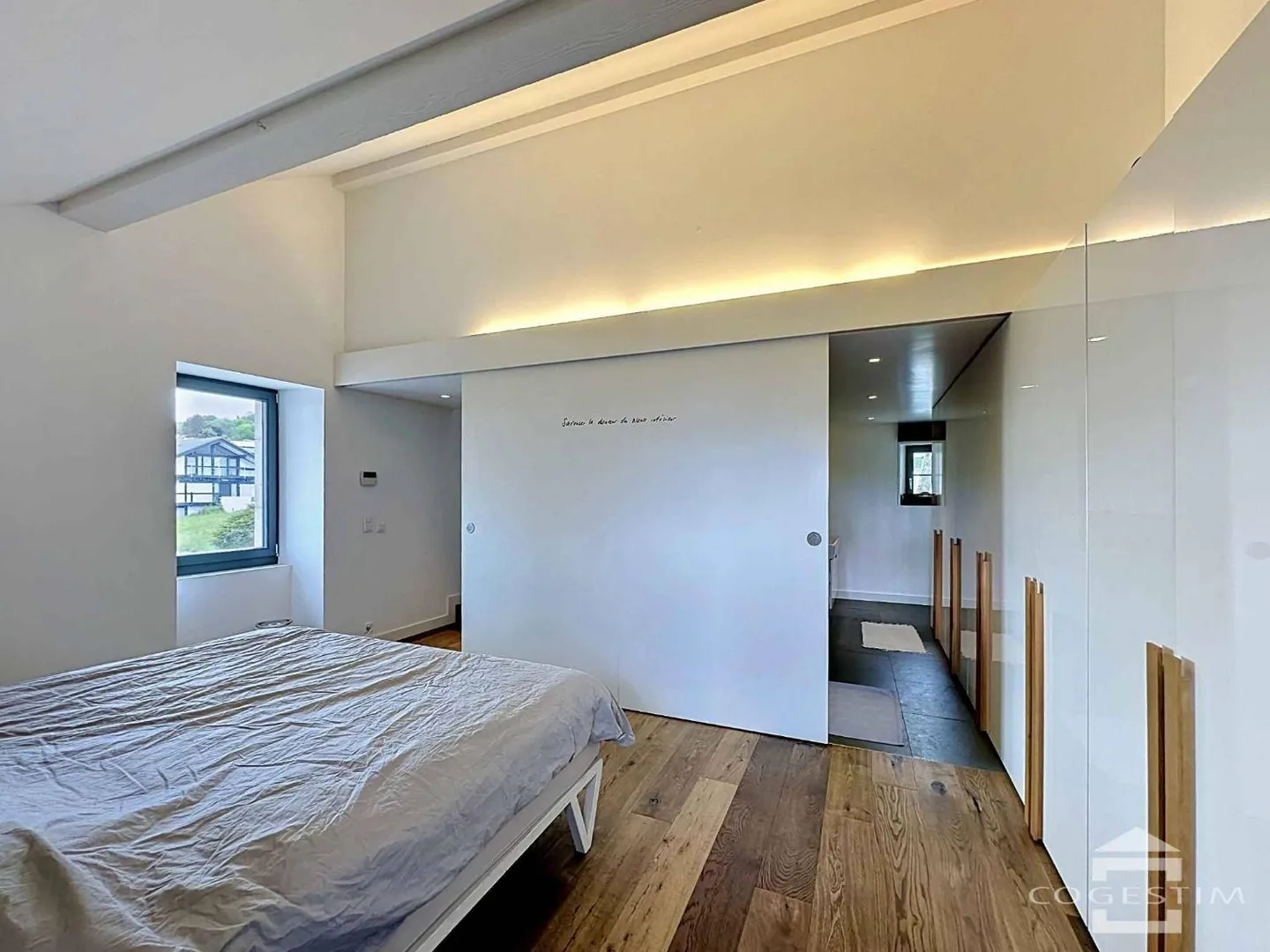 Maison individuelle avec 6,5 pièces, entièrement rénovée - Photo 9 sur 13