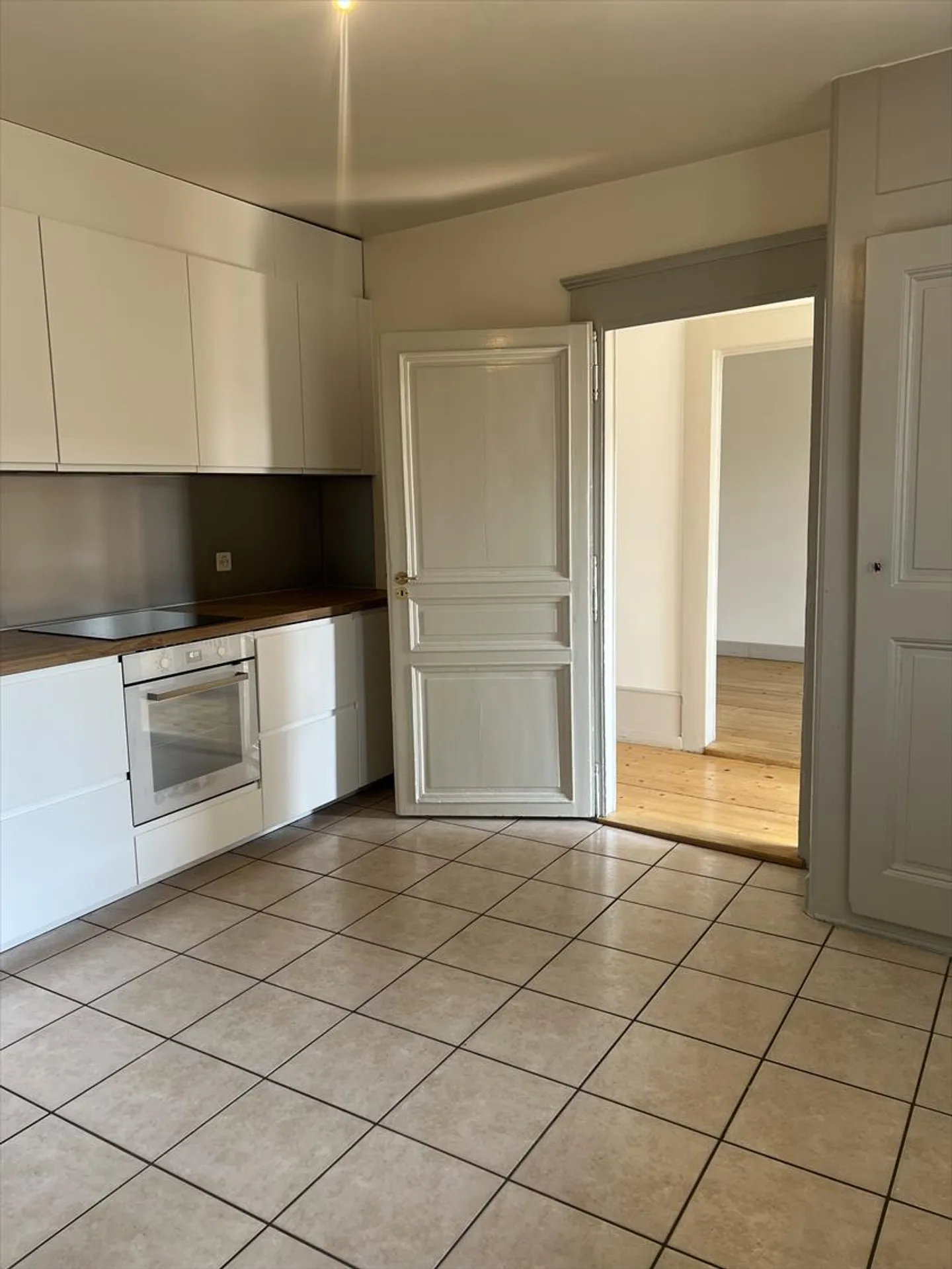 Charmant appartement de 4 pièces avec cheminée à Carouge - Photo 7 sur 12
