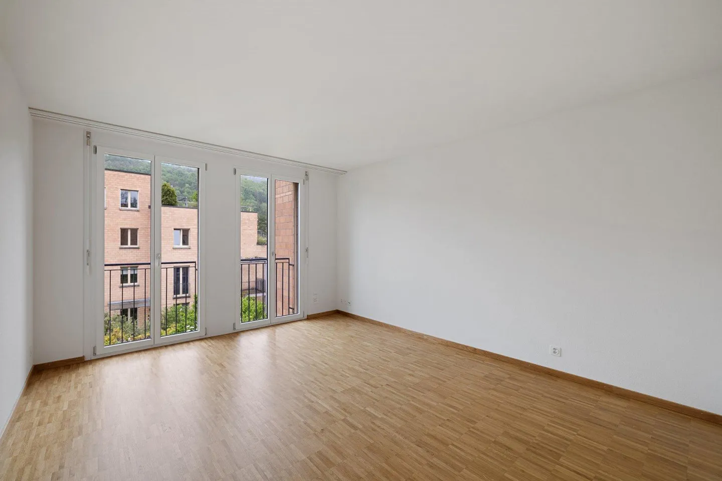 In green surroundings with garden seating area - Photo 5 of 6