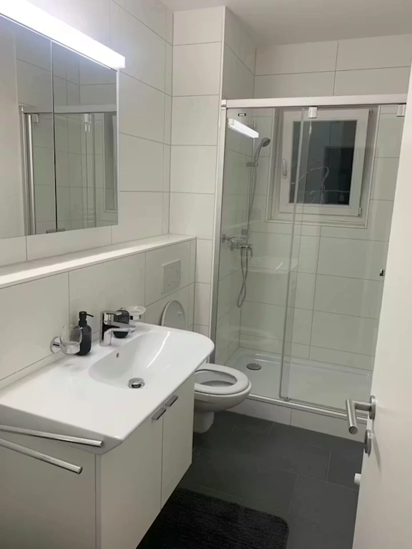 Charmantes Chalet in Zürich - Foto 9 von 10