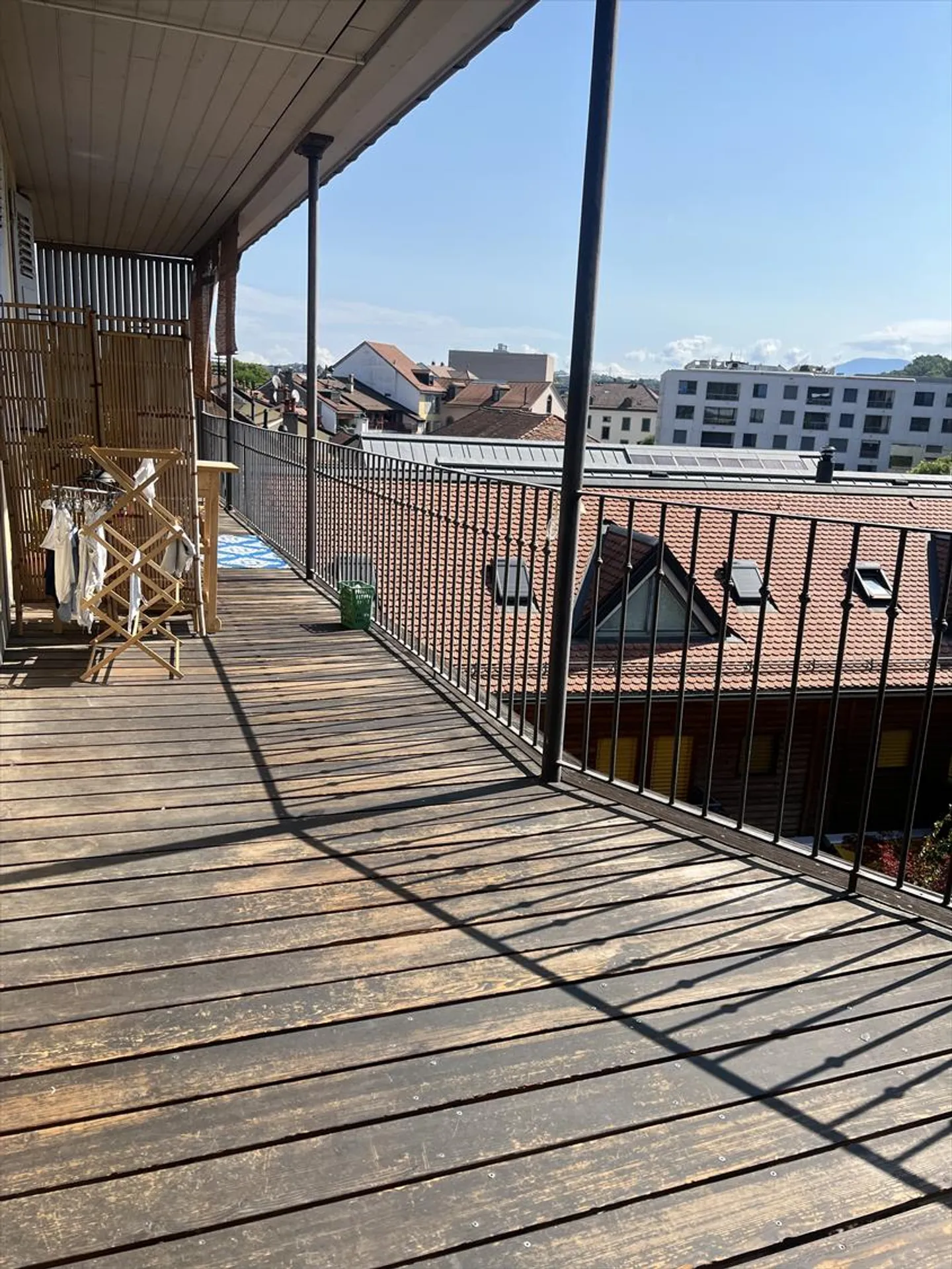 Charmant appartement de 4 pièces avec cheminée à Carouge - Photo 1 sur 12