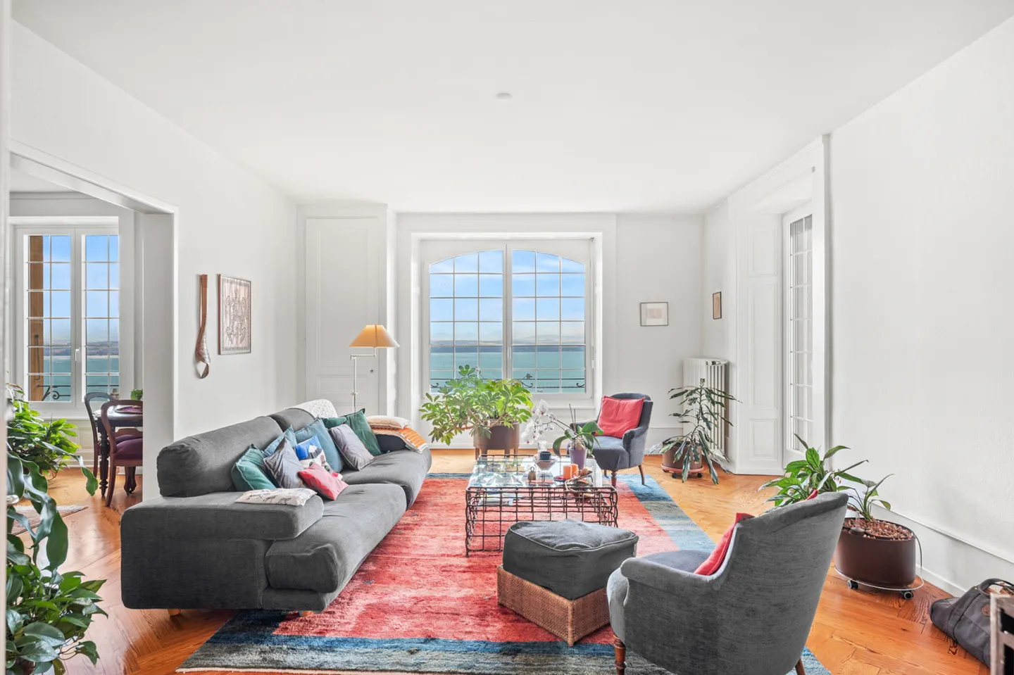 Duplex with old-world charm and breathtaking view - Photo 6 of 14