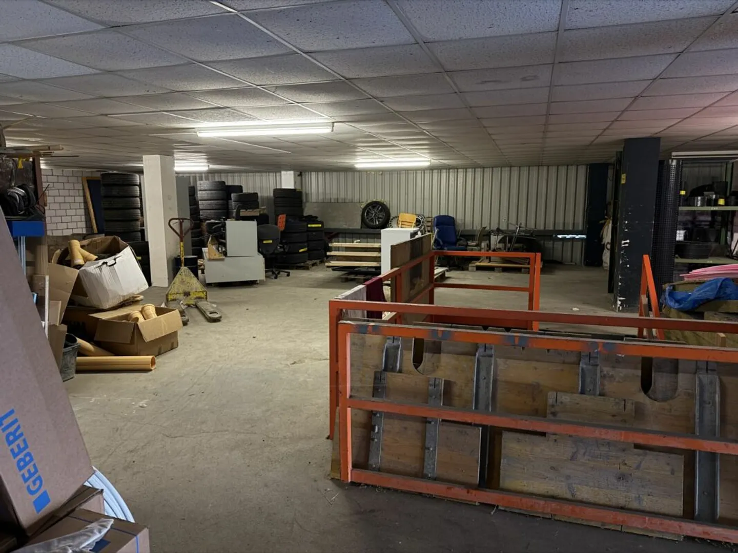 Spazio di stoccaggio con molte possibilità - Foto 4 di 7