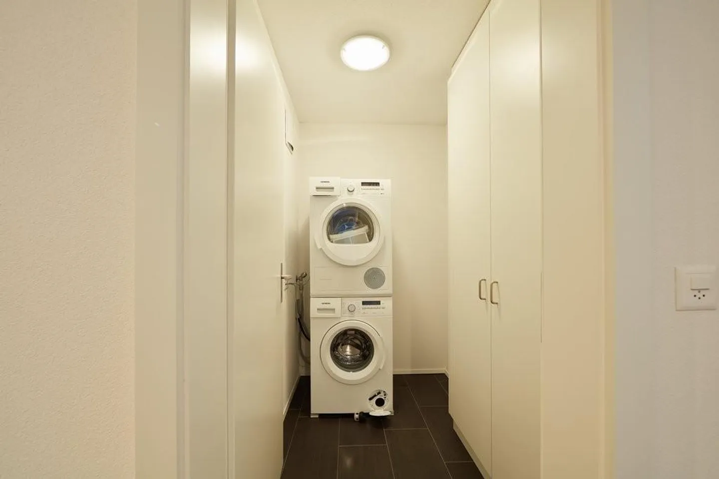 Appartement moderne de 3,5 pièces dans un emplacement central et calme - Photo 6 sur 6