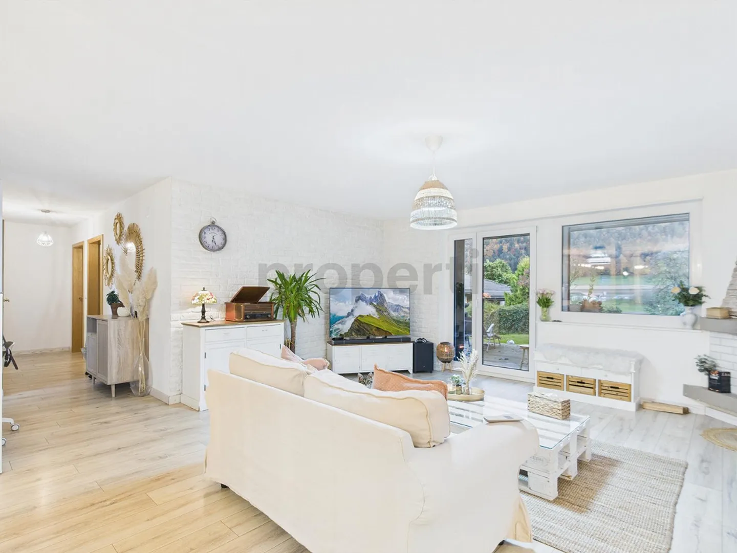 Casa familiare ristrutturata con due appartamenti indipendenti e giardino... - Foto 4 di 9