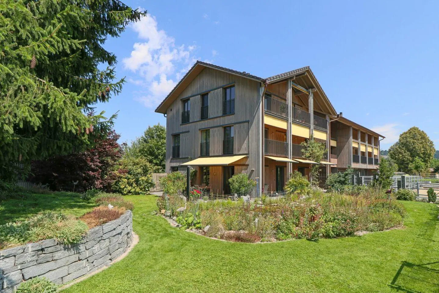 2½-Room Attic Apartment for Nature Lovers and Animal Enthusiasts - Photo 1 of 15