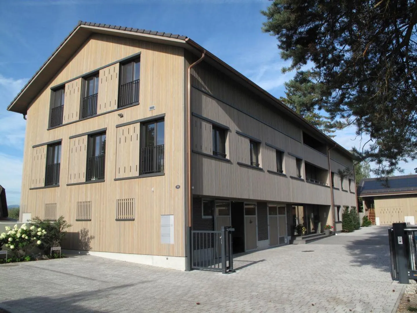 2½-Room Attic Apartment for Nature Lovers and Animal Enthusiasts - Photo 2 of 15