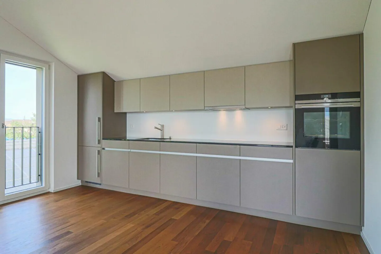 2½-Room Attic Apartment for Nature Lovers and Animal Enthusiasts - Photo 4 of 15