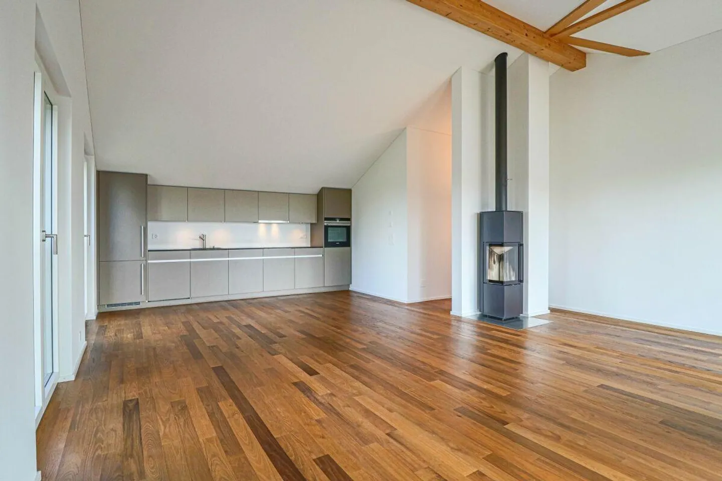 2½-Room Attic Apartment for Nature Lovers and Animal Enthusiasts - Photo 5 of 15