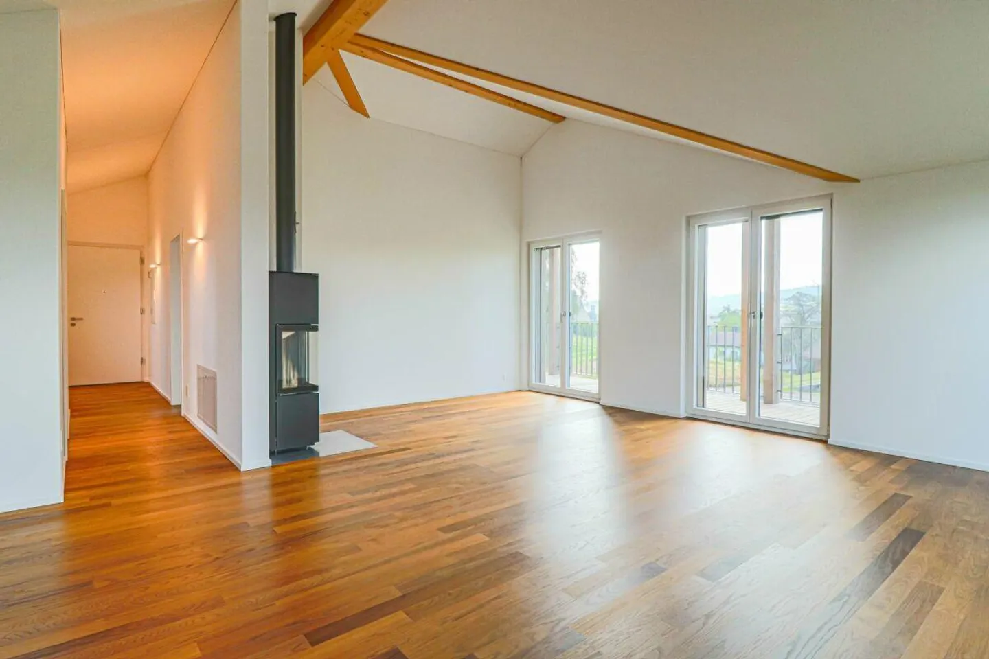 2½-Room Attic Apartment for Nature Lovers and Animal Enthusiasts - Photo 7 of 15