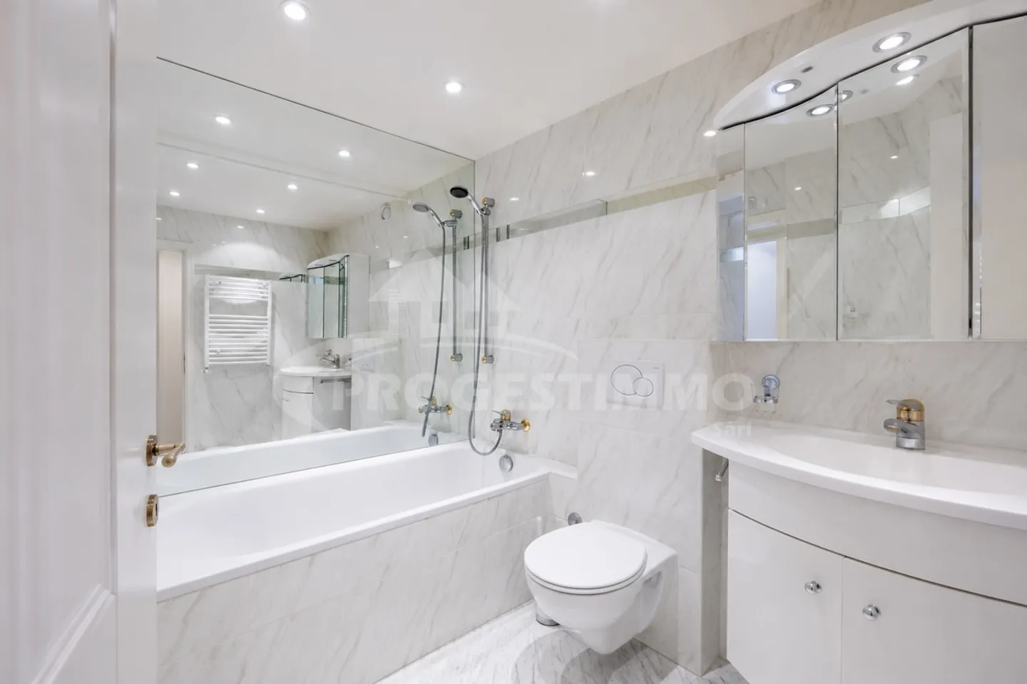 Stunning Duplex with Alpine Views - Photo 8 of 11