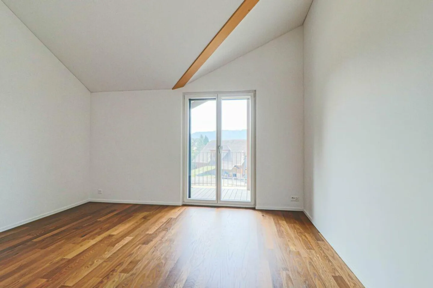 2½-Room Attic Apartment for Nature Lovers and Animal Enthusiasts - Photo 9 of 15