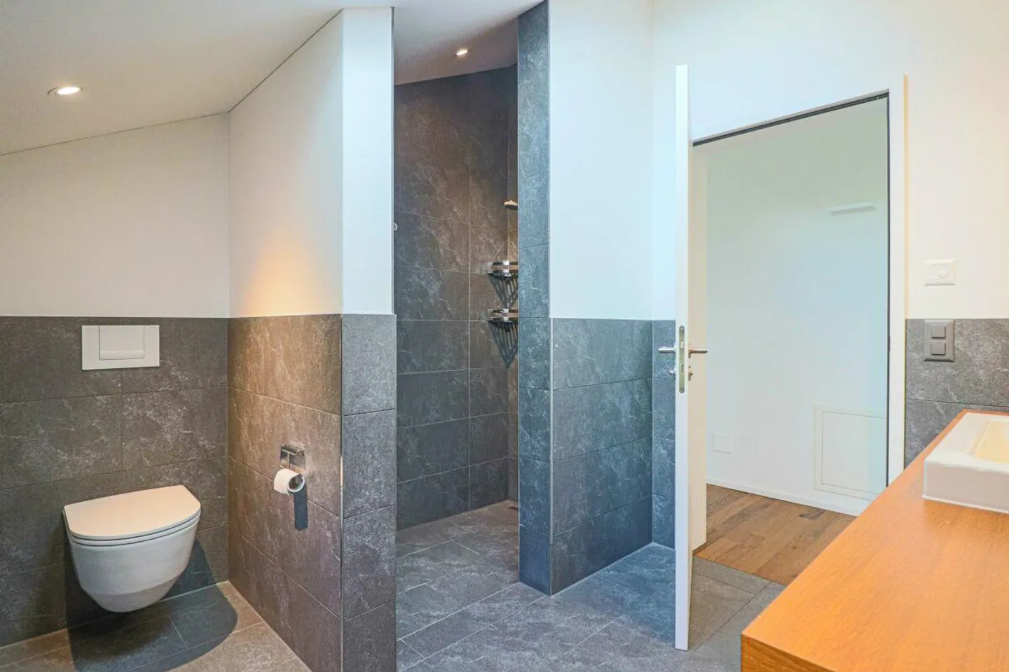 2½-Room Attic Apartment for Nature Lovers and Animal Enthusiasts - Photo 12 of 15