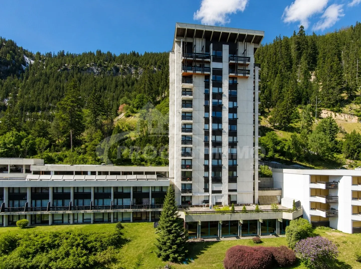 Stunning Duplex with Alpine Views - Photo 11 of 11