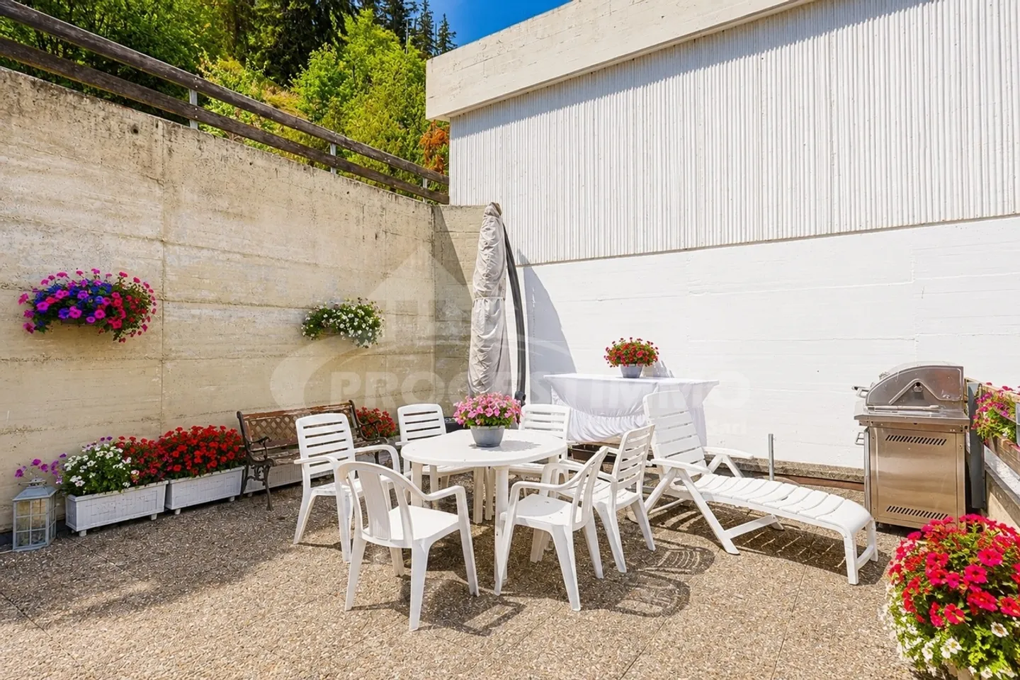 Stunning Duplex with Alpine Views - Photo 10 of 11
