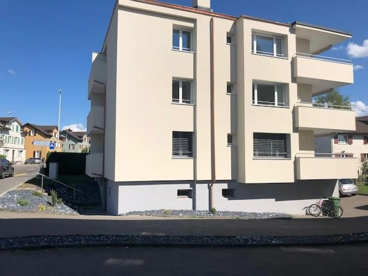 In the center, renovated 3.0 room apartment, bright and large balcony - Photo 1 of 7