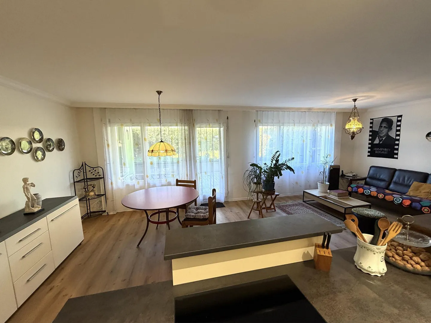 Appartement moderne rénové dans un emplacement central ! - Photo 2 sur 12