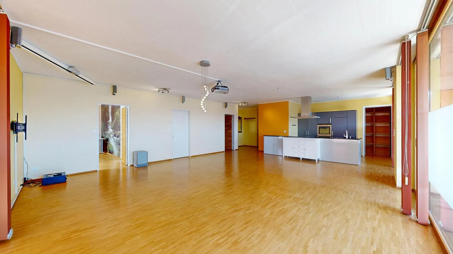 Geräumige Wohnung mit Balkon - Foto 8 von 16