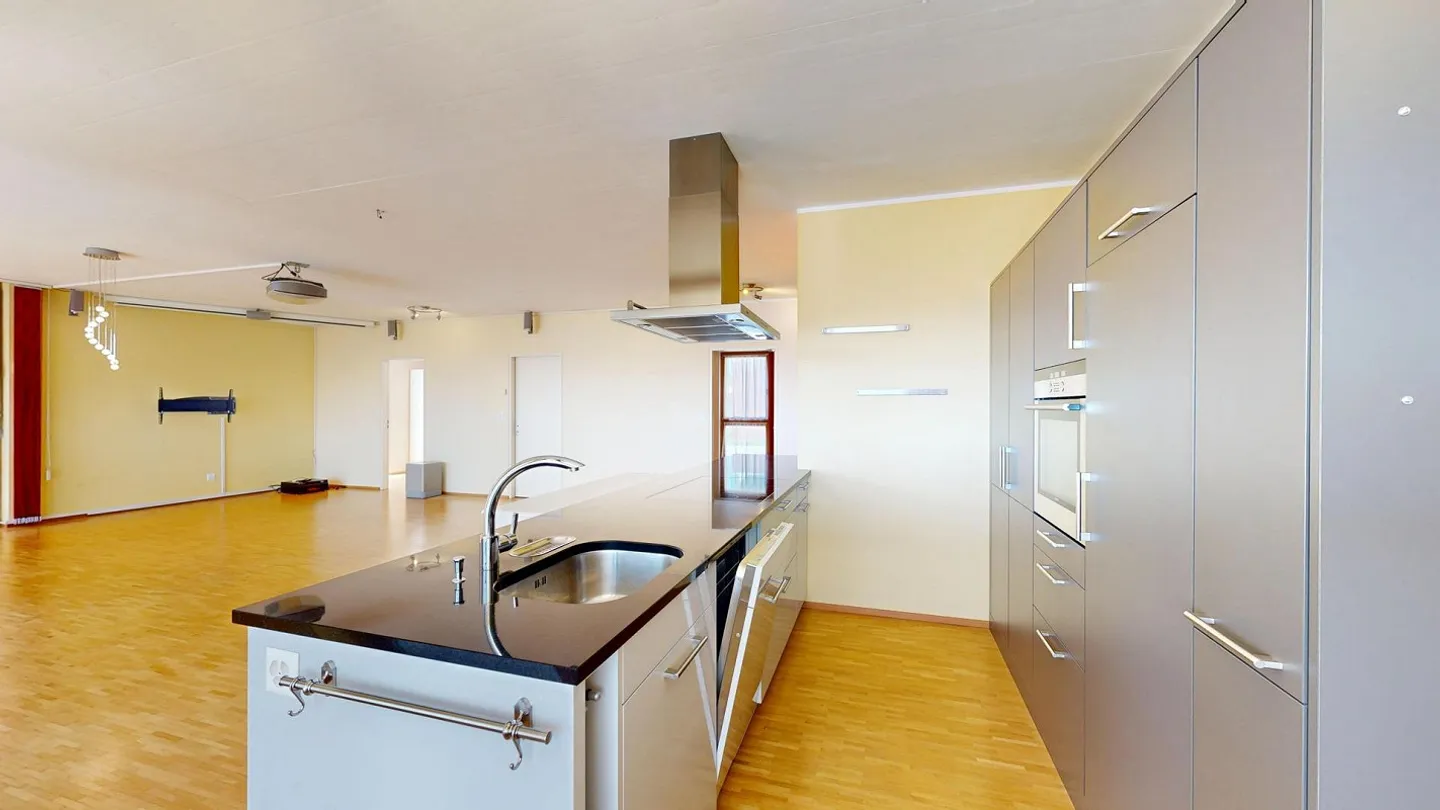 Geräumige Wohnung mit Balkon - Foto 9 von 16