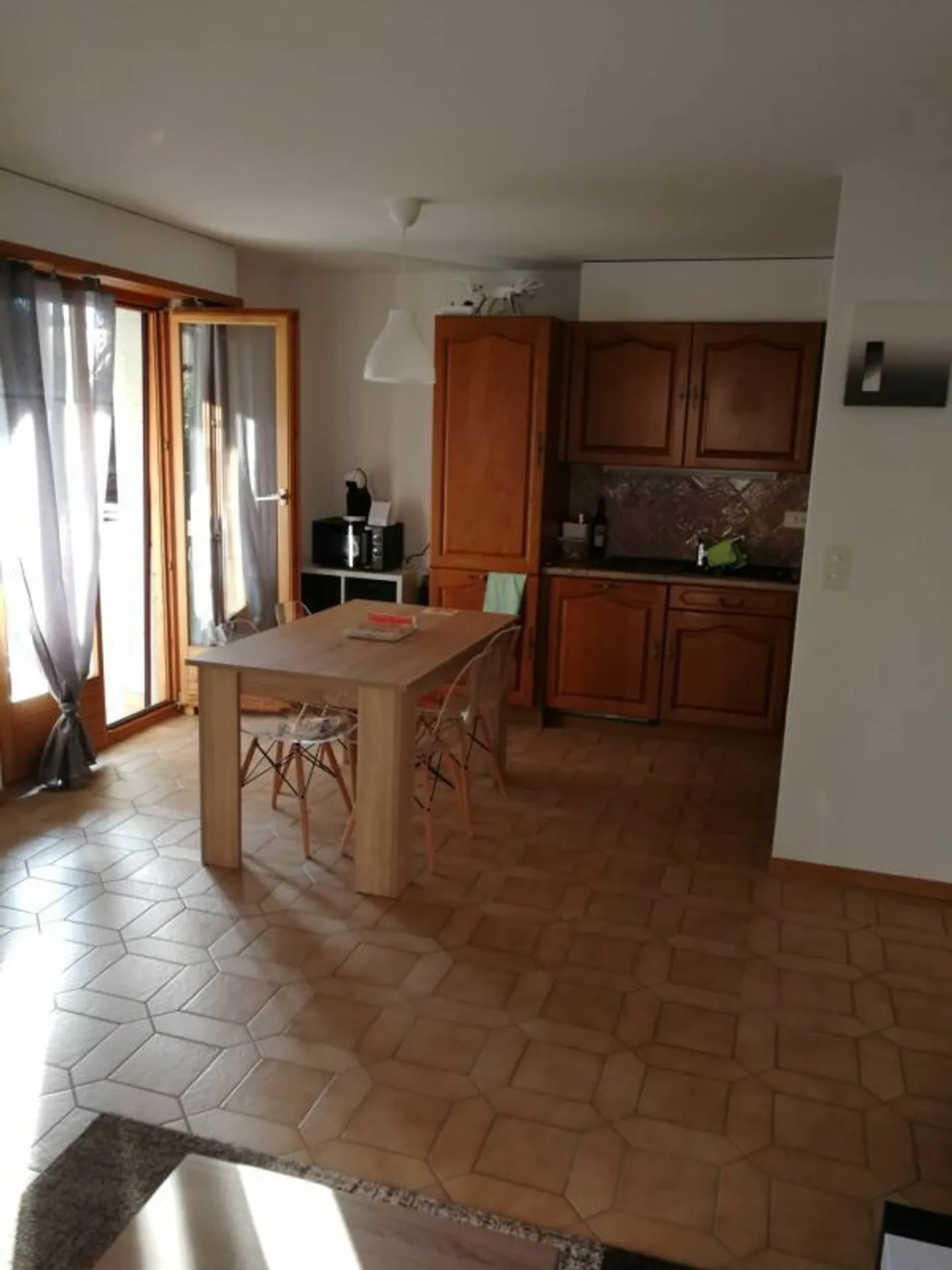 Appartement spacieux au centre du village - Photo 4 sur 11