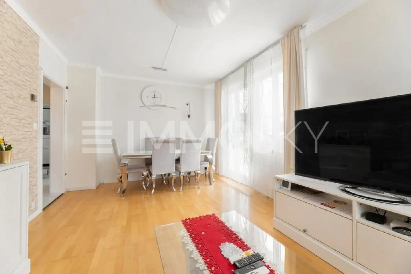 A home that opens up all possibilities - Photo 1 of 5