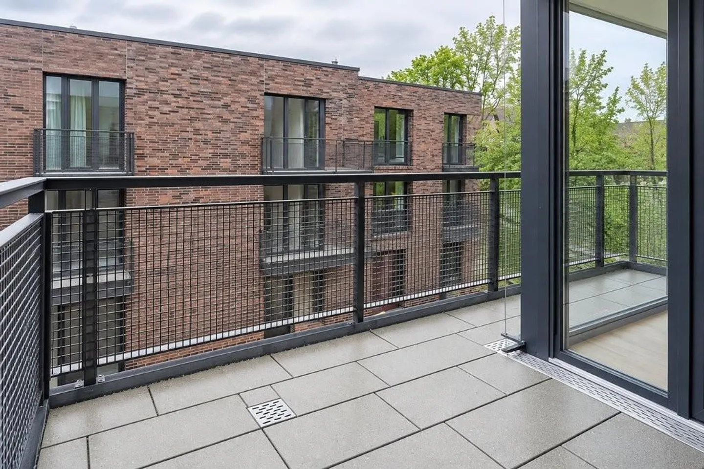 Luminoso appartamento di 3,5 stanze con balcone e vista sul verde - Foto 9 di 9