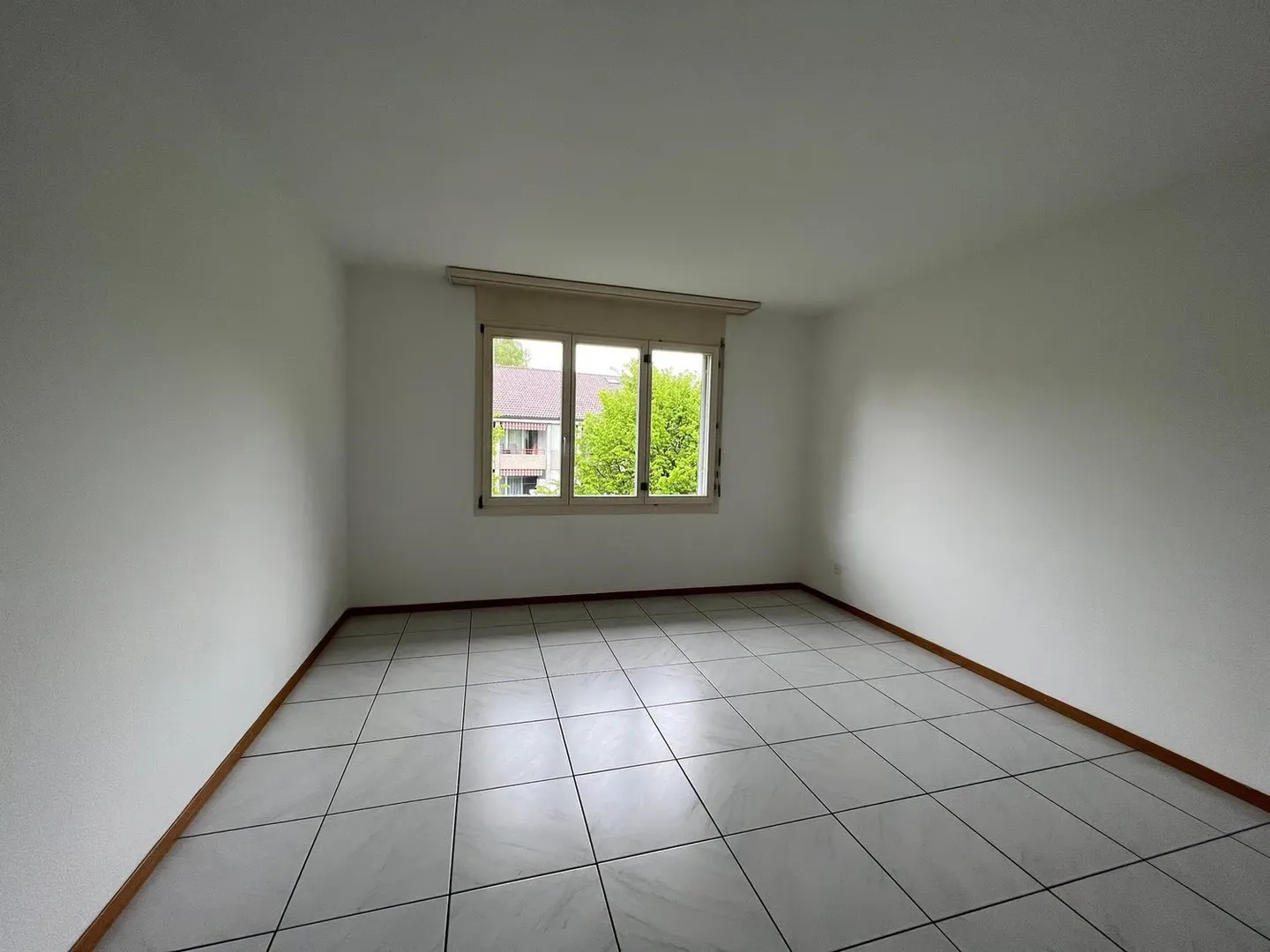 Schöne, grosszügige 3.5 Zimmer Wohnung mit neuer Küche - Foto 20 di 23