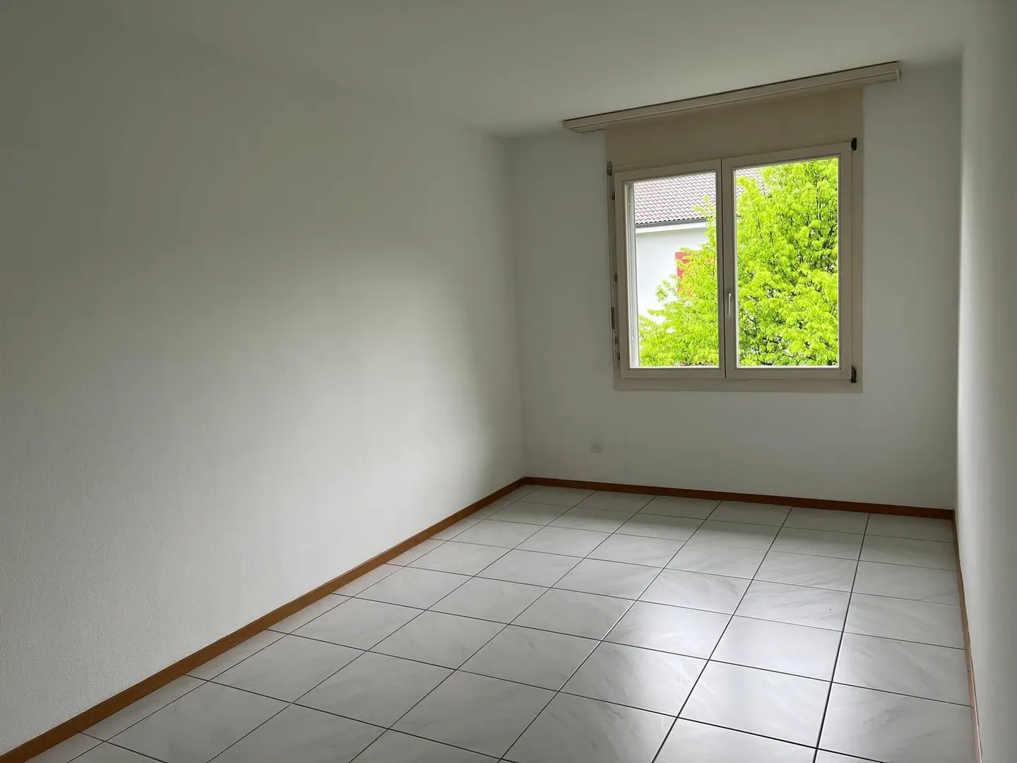 Schöne, grosszügige 3.5 Zimmer Wohnung mit neuer Küche - Foto 18 di 23