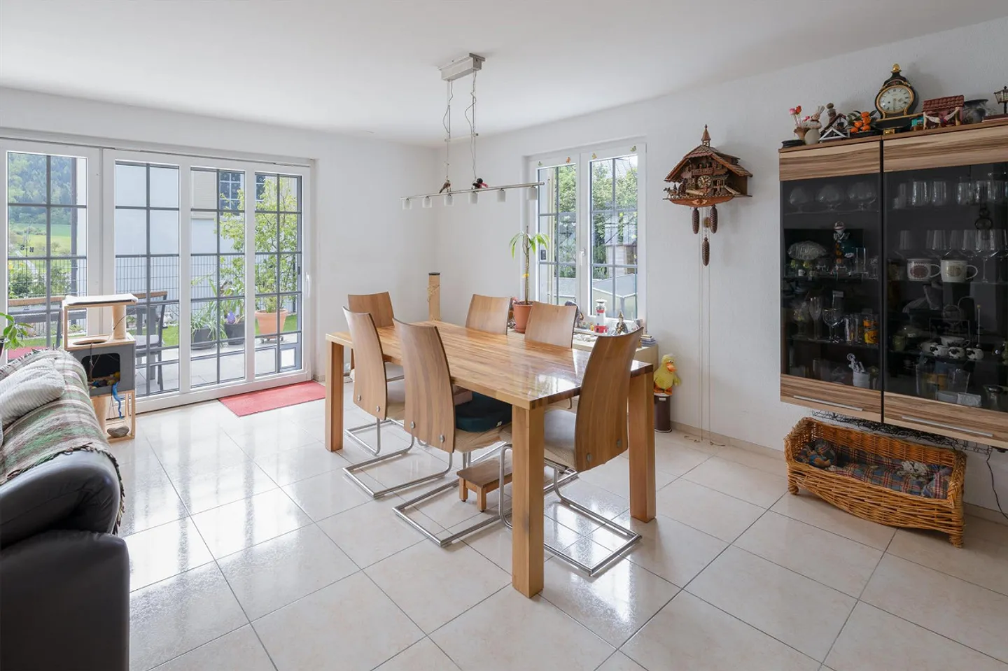 Casa bifamiliare di 4,5 stanze con 2 stanze aggiuntive nel seminterrato - Foto 5 di 14